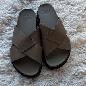 Sorel Roaming Criss Cross Sandals